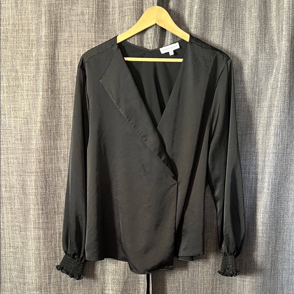 Gibson latimer black silky blouse vneck trumpet sleeve size XXL